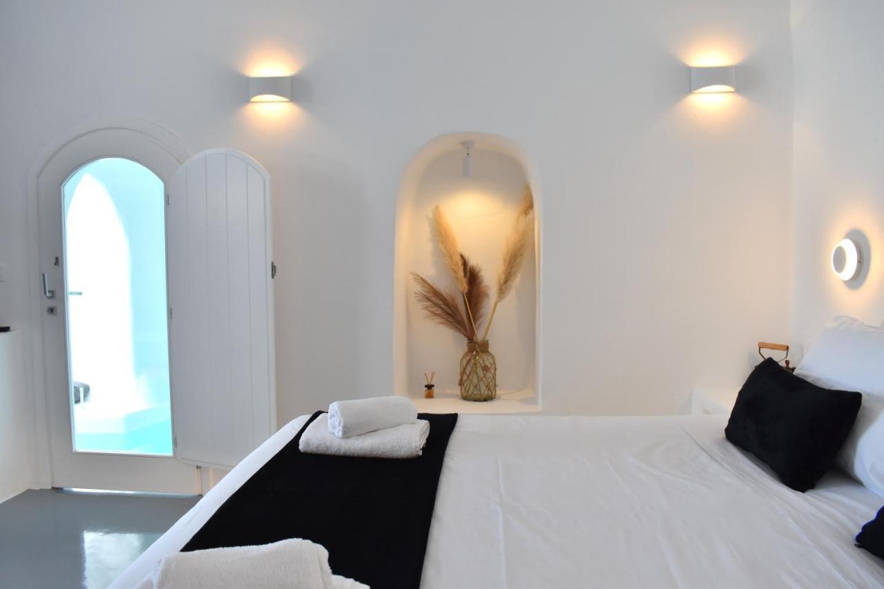 Oinos Luxury Suites Caldera イア エクステリア 写真
