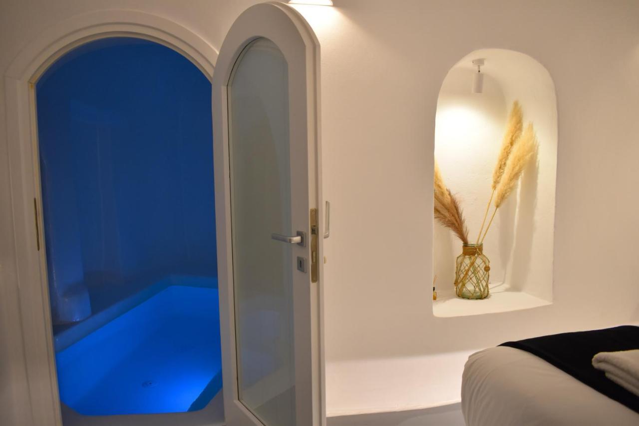 Oinos Luxury Suites Caldera イア エクステリア 写真